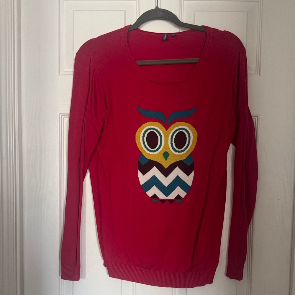 Chic Red Owl Graphic Long Sleeve Top